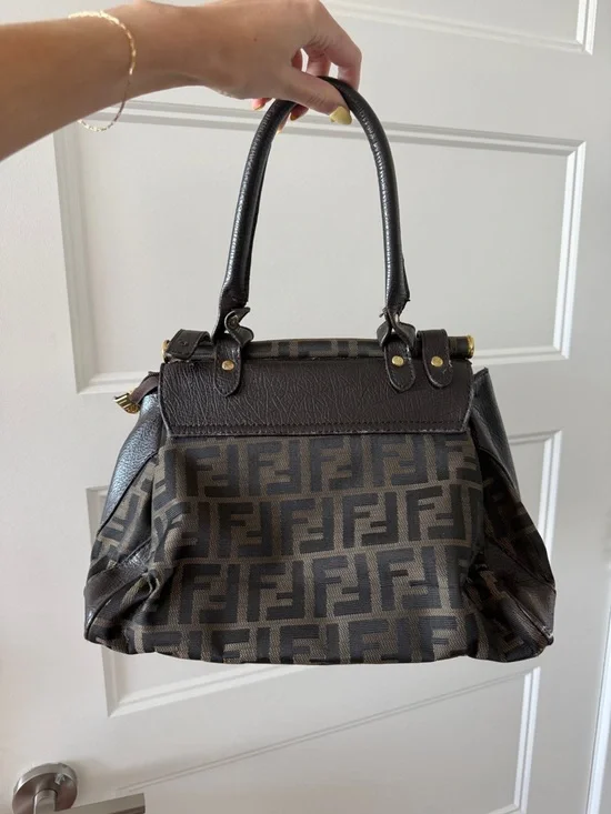 Authentic Vintage Fendi Brown Zucca Canvas and Leather Shoulder Bag - Picture 3 of 11